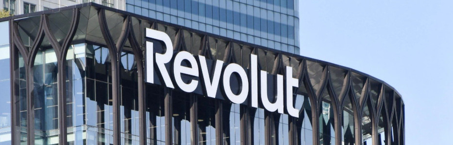 Bank ordered to pay gambling addict after refusing to shut his account